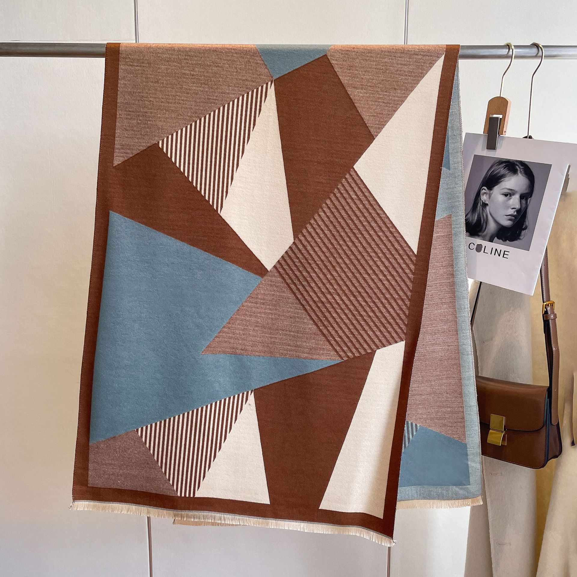 

Имитация кашемира Геометрическая большая шаль Кондиционированное помещение Теплый шарф Женский принт Многоцветный Внешнее украшение 180*65cm темно-коричневого