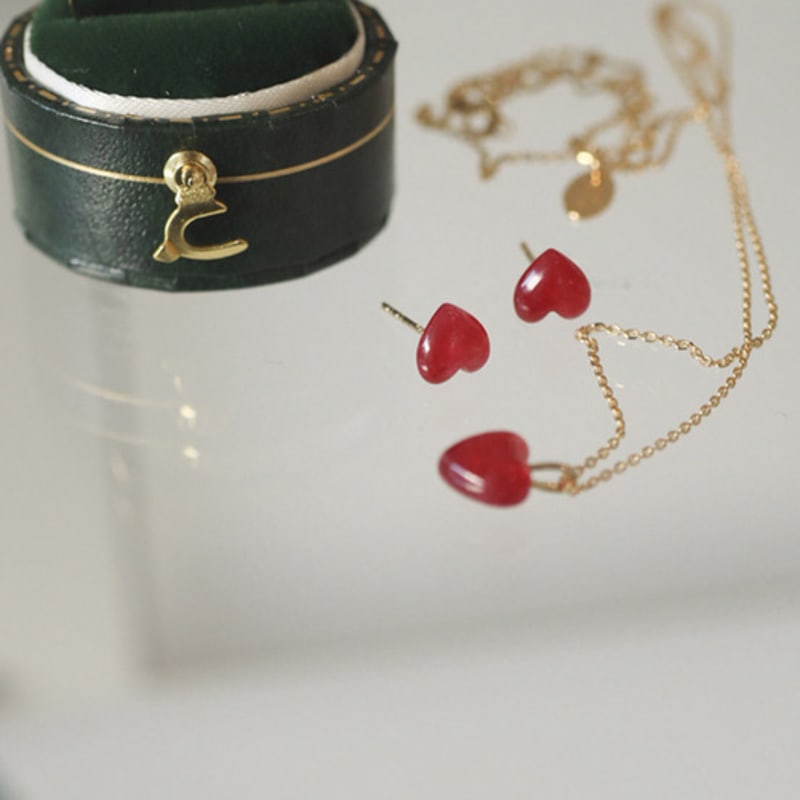 Modernlike 14k Gold Red Quartz Crystal Heart Earrings