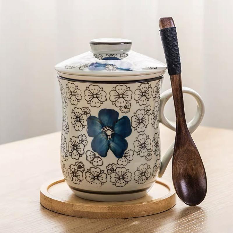 Modrobílý porcelánový šálek na čaj Keramický ručně malovaný Retro hrnek s oddělovačem na vodu a víčkem s filtrem Kancelářské šálky na čaj Nápojové nádobí