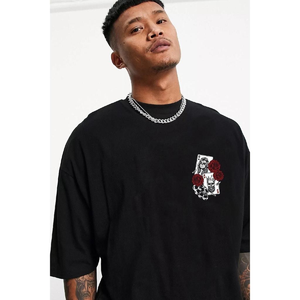 Schwarzes T-Shirt. Vorder- und Rückseite bedrucktes Oversize-T-Shirt aus 100 % Original-Baumwolle