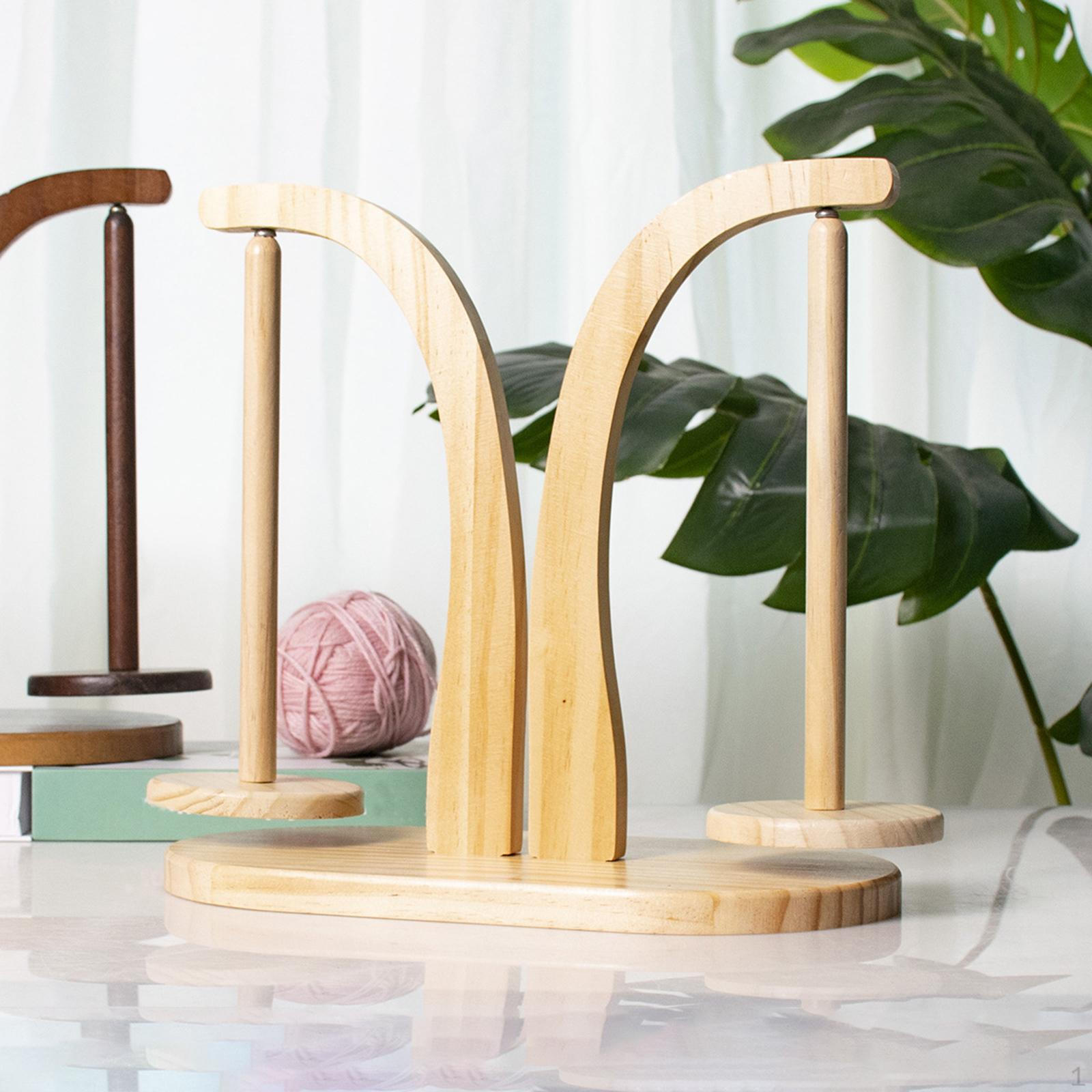 

Держатель пряжи для вязания крючком, деревянный диспенсер для вязания крючком и вращающегося шарика для вязания бежевый