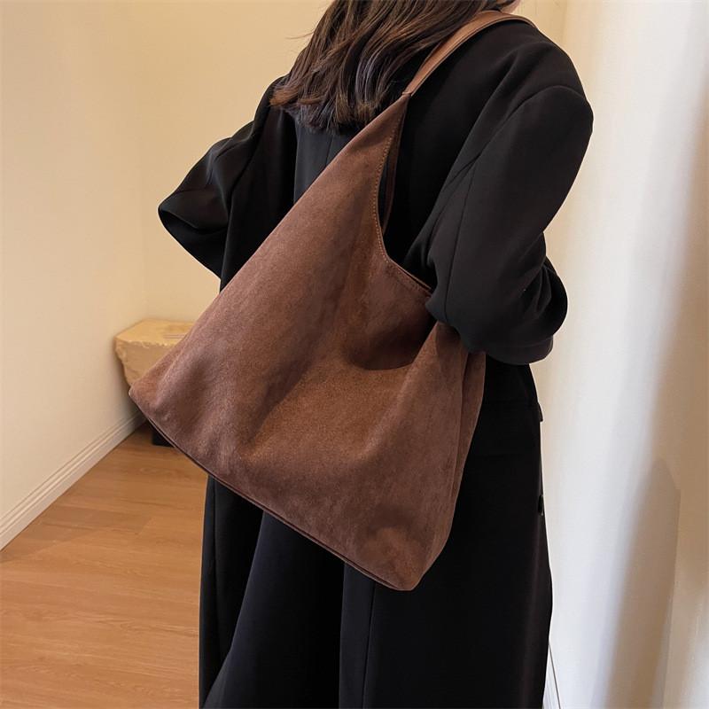 IELGY Ladies Tote Bag Retro Frosted Autumn Winter Large Capacity One-Shoulder Commuter Bag