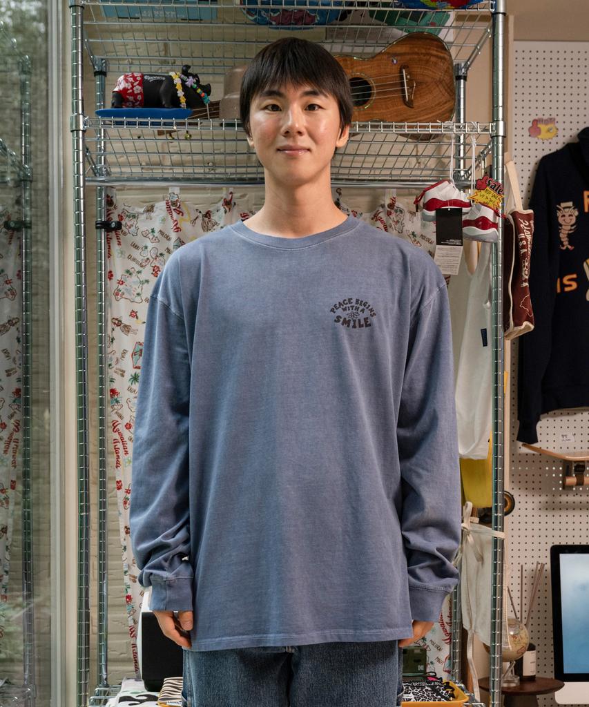 BIGWAVE COLLECTIVE Piece Circle Pigment Long Sleeve Tee (Washed Blue)