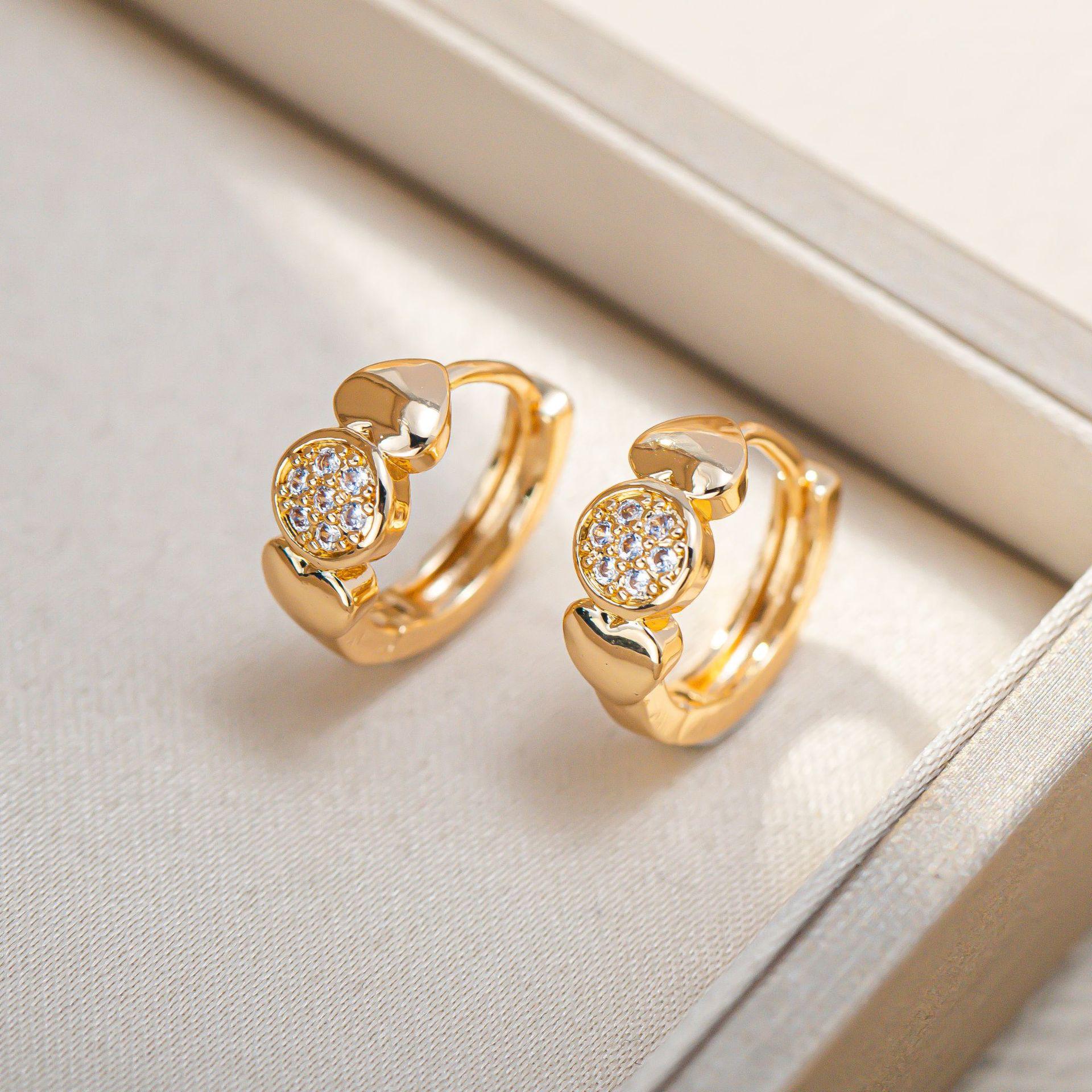 Elegant Heart-Shaped Korean Style Cubic Zirconia Stud Earrings for Women