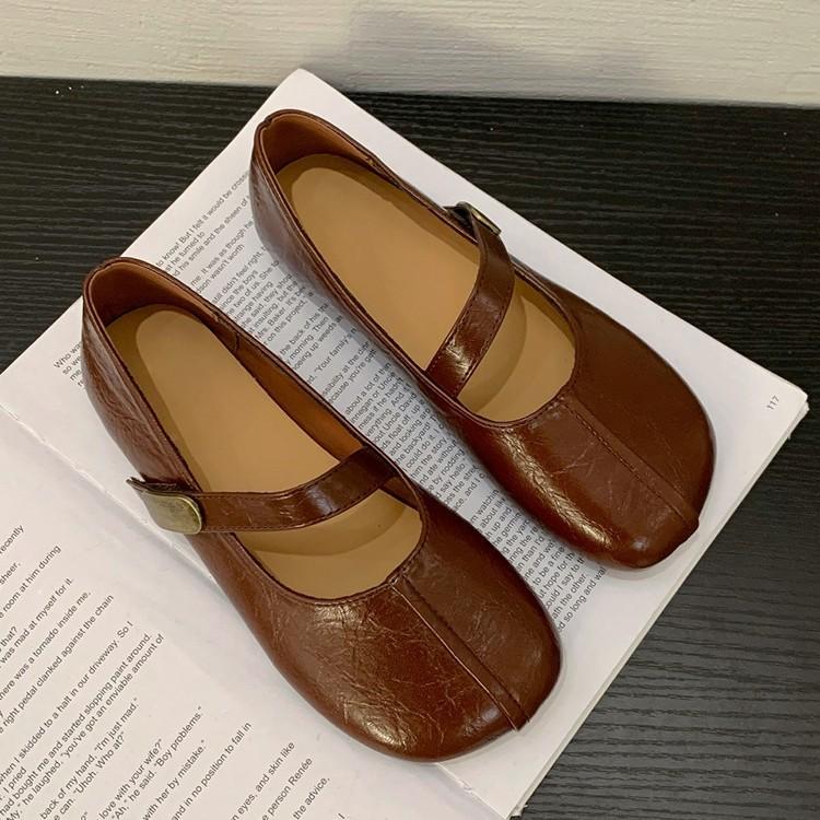 

2025 new late evening wind small single shoes women s spring flat bottom with skirt Mary Jane shoes soft sole French beanie shoes 35 коричневый