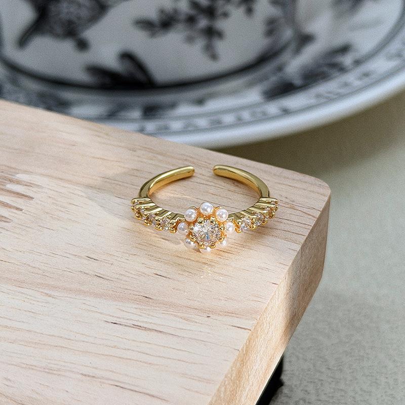 Small Broken Diamonds With Diamonds, Light Luxury Flowers, Zircon Beads, Temperament Ring, Women'S Cold Wind, Niche High-End Ring