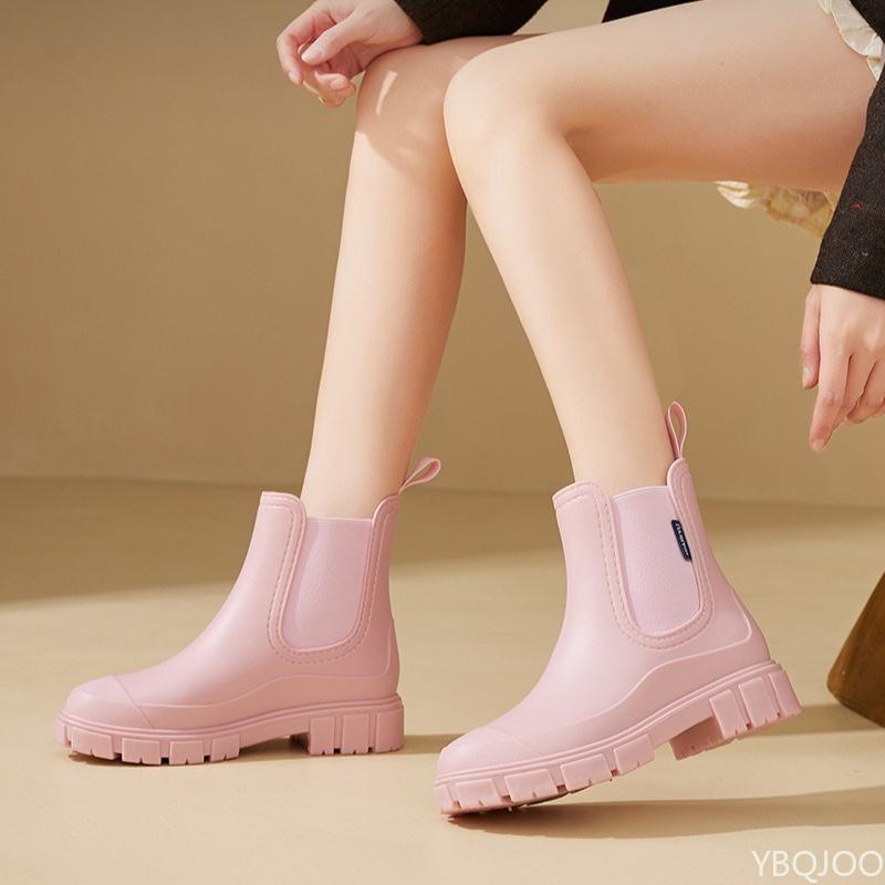 Four Seasons Fashion New Integrated Waterproof and Anti Slip Sole Women's Rain Boots Short Tube Work Women's Rubber Shoes