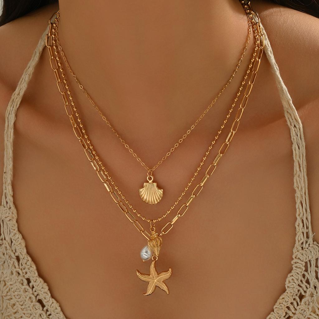 Boho Y2K Multilayer Crystal Chain Necklace for Women Star Moon Sun Starfish Shell Conch Pendant Choker Jewelry Accessories