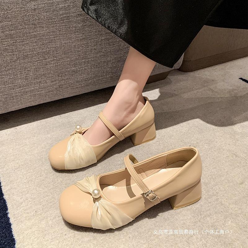Mary Jane Shoes Girl 2025 New Spring Light Mouth Medium Heel French Gentle Fairy Wind One-word Pearl Shoes