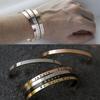 Vnox Kundenspezifisches Basic Klassisches Armreif für Herren Damen Glänzender Edelstahl Schlichter Manschettenarmreif Personalisierter Name Geburtstagsgeschenk