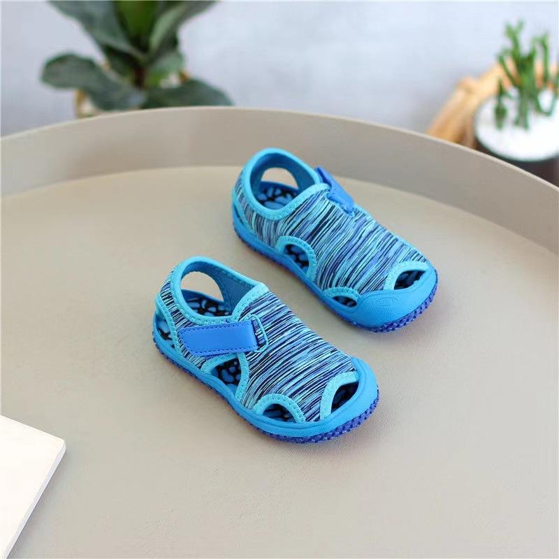 Summer Sandals for Kids 2026 New Breathable Mesh Closed-toe Soft-soled Beach Sandals Boys Barefoot Sneakers