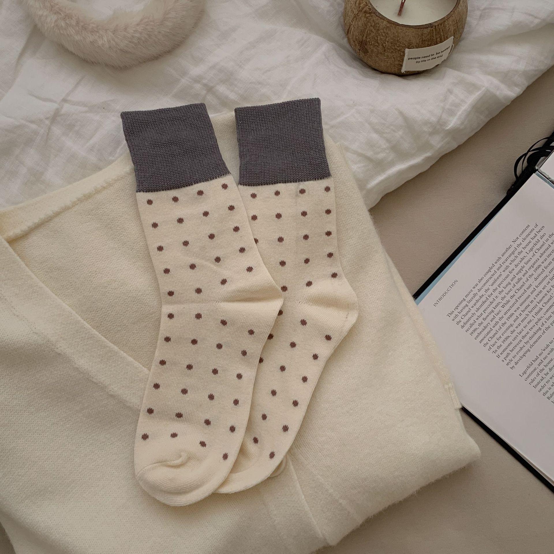 

Female Autumn and Winter New Products All Match Polka Dot in The Tube Pile Socks 1 pair белый