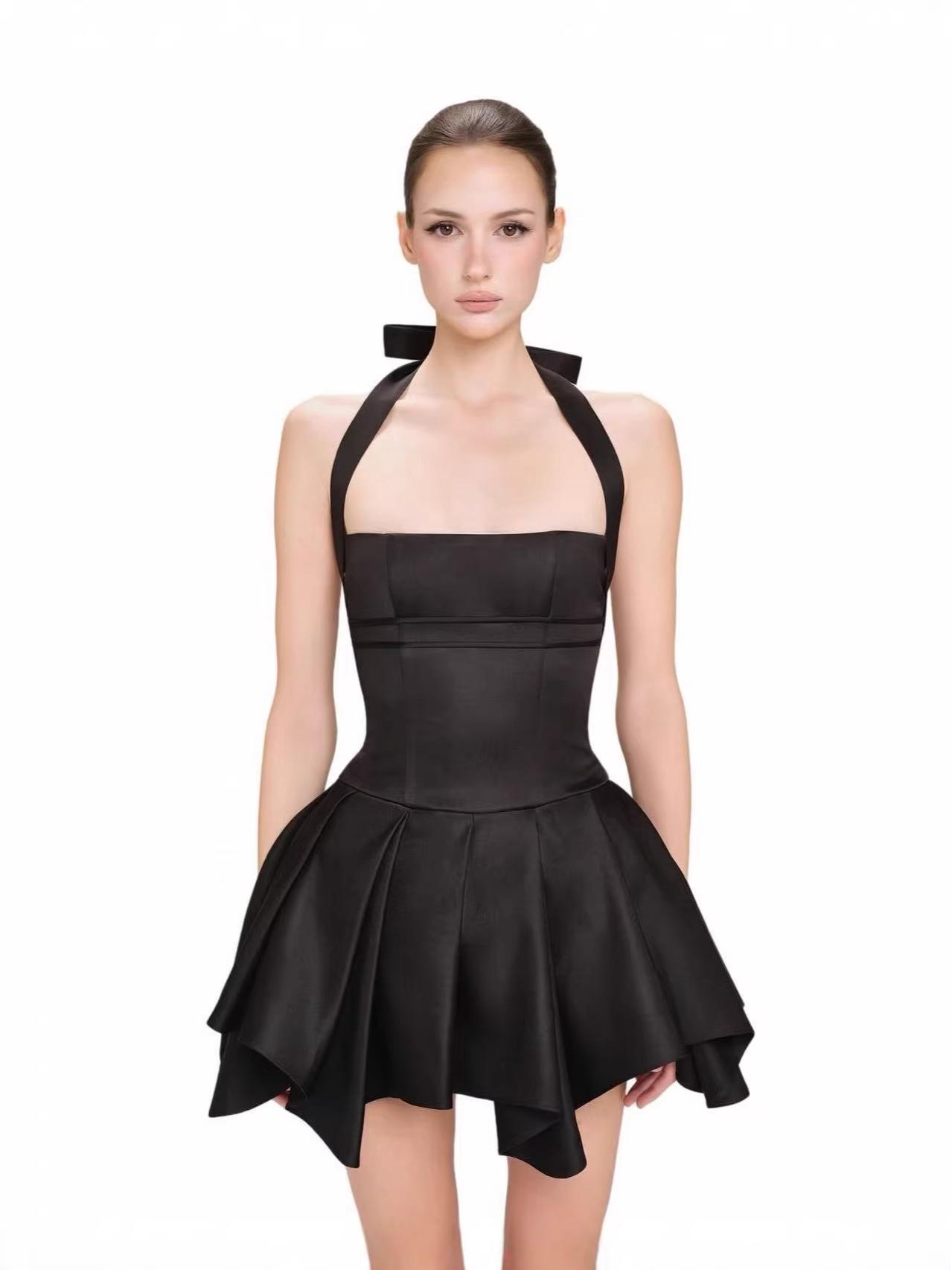 Elegant Early Spring Lace Halter Dress - Layered Black & White Design Medium (M) чёрный