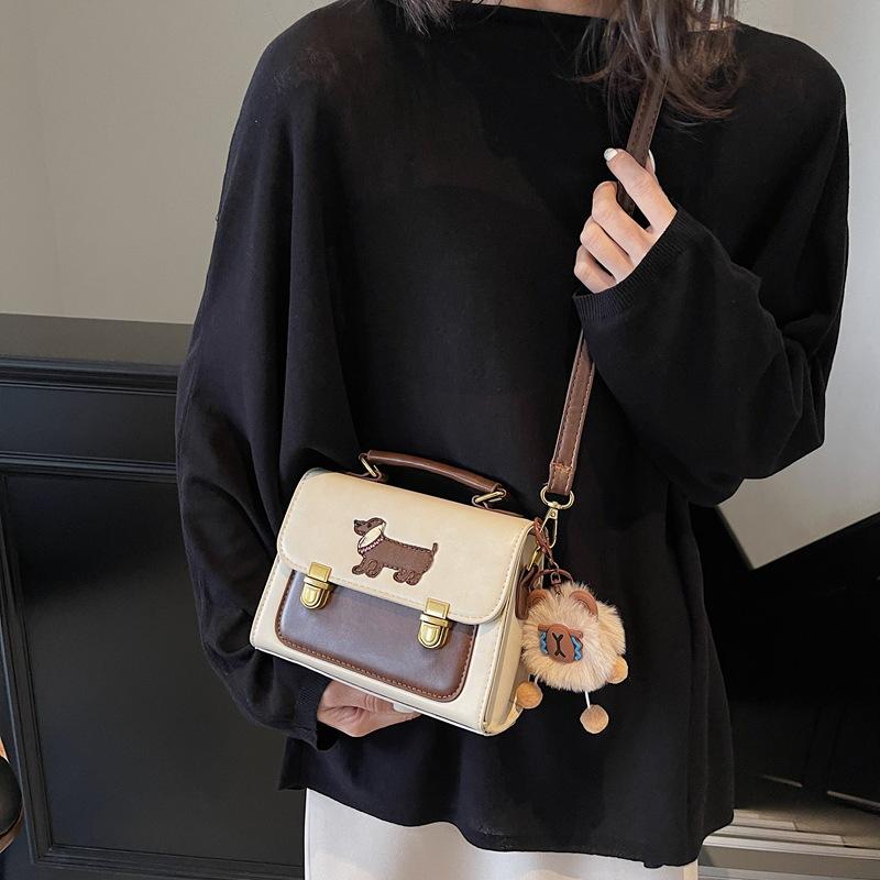 Fashion and high-end portable small square bag women's 2025 winter niche simple casual shoulder messenger bag trendy women's bag