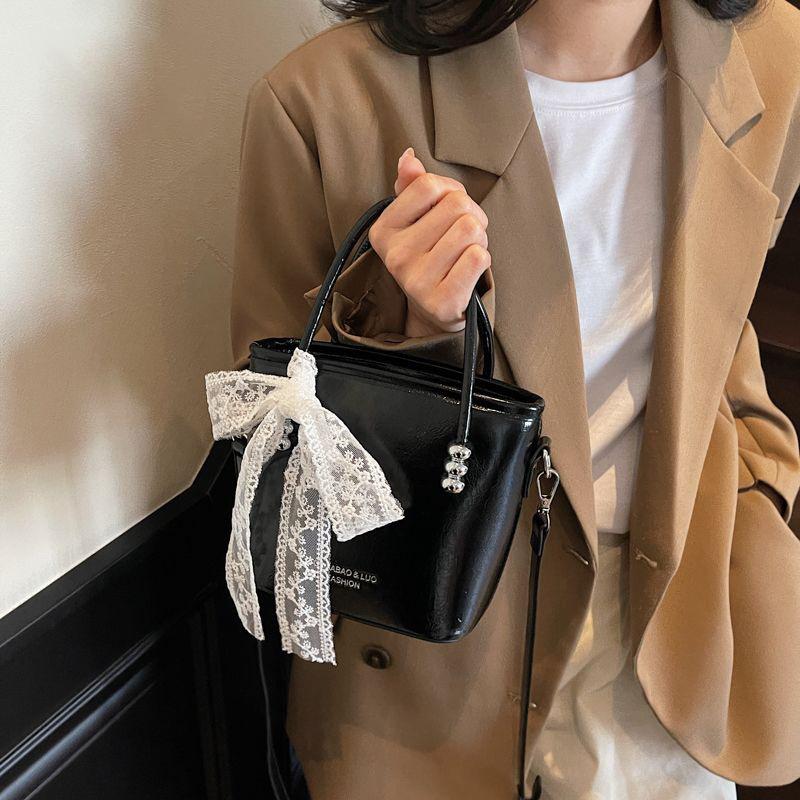 Spring and Summer Popular Bag Women 2025 New High-end Versatile Messenger Bag Fashionable Portable Bucket Bag