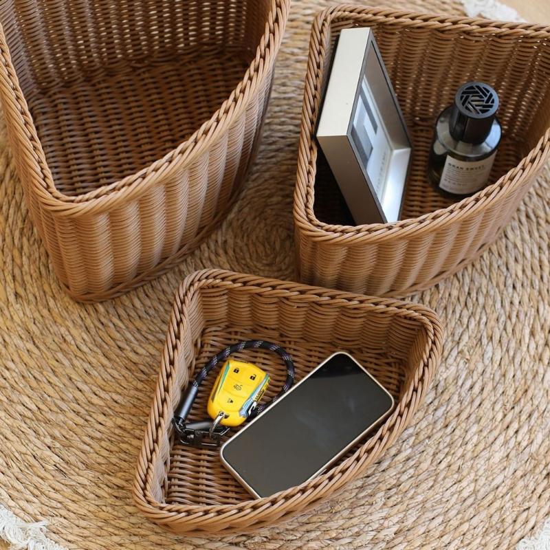 Tragbarer Eckkorb aus Kunststoff Belüftetes Regal Organizer Aufbewahrungsbox Ideal für Handtücher Kleidung und Haushaltsgegenstände