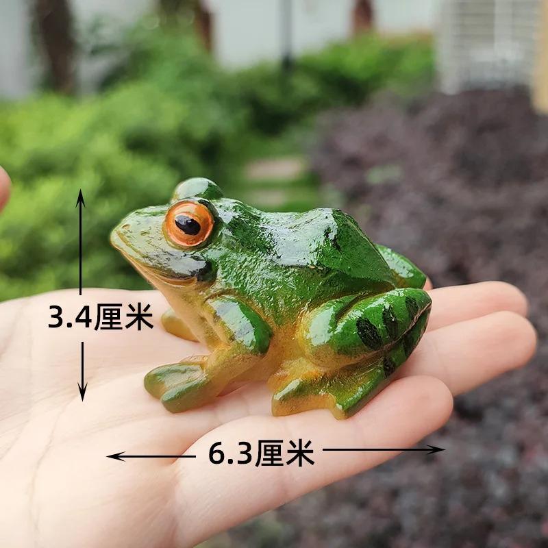 Simulated Frog Ornament, Water Tank, Fish Tank, Water Dispenser, Water Pool, Landscape Design, Resin Submerged Handicraft