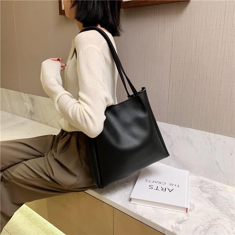 Trendy Women's Shoulder Bag With Large Capacity 2020 New Arrival Korean Style Street Fashion Pu Material