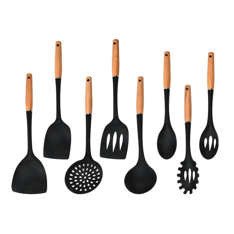 Köksredskapsset i silikon med trähandtag