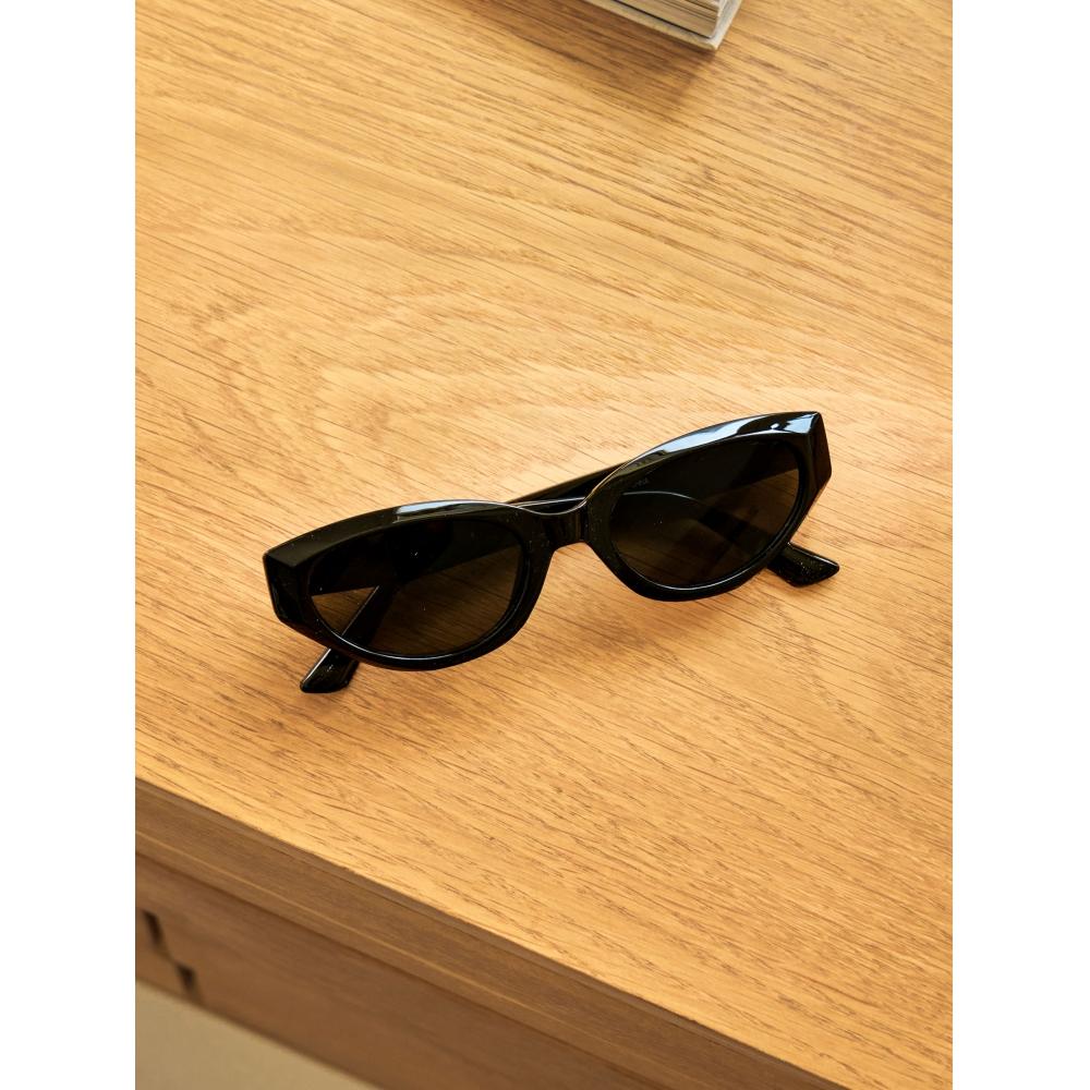 Daiso [uv Protection Up To 99 ] Translucent Cat Sunglasses Black