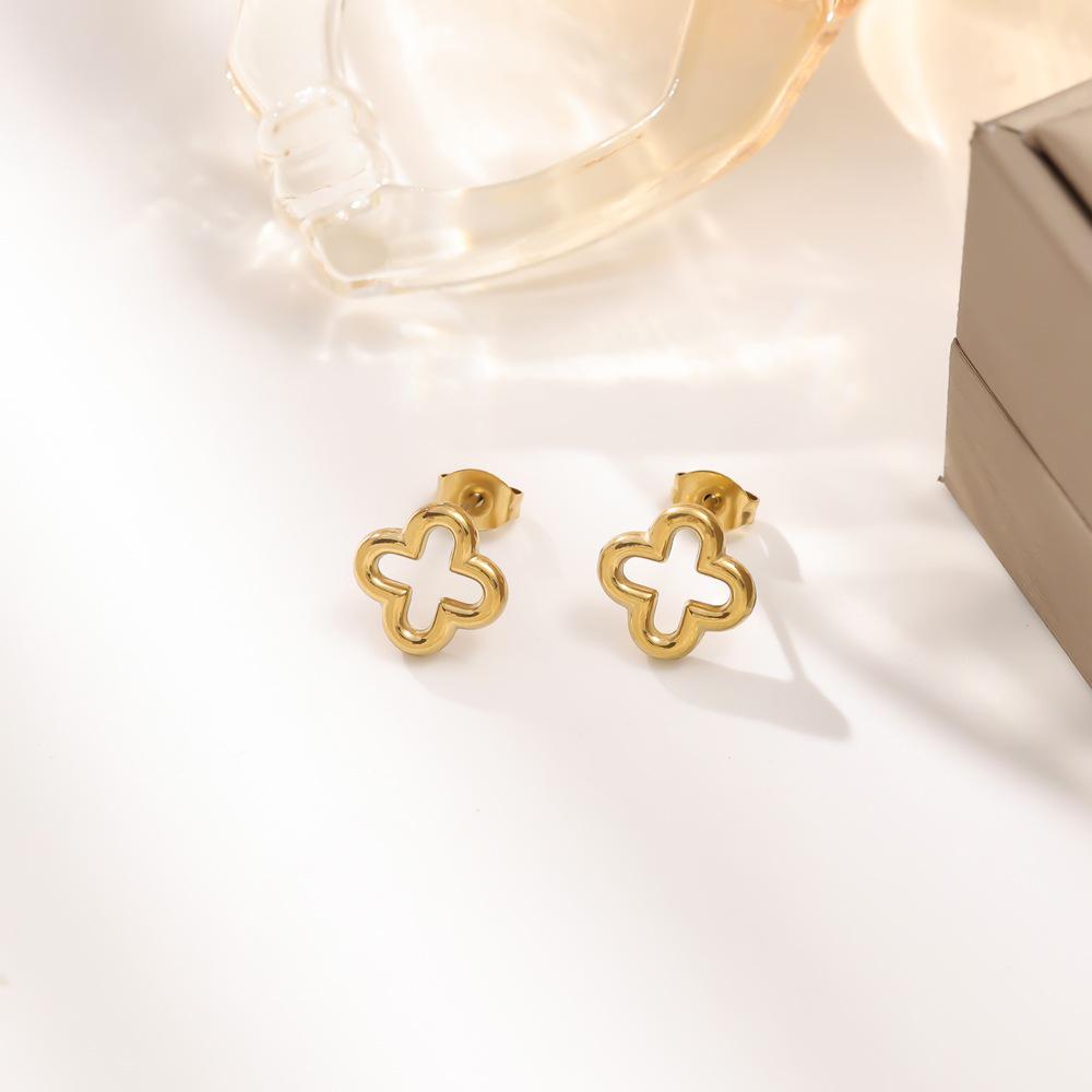 18K Gold Plated Titanium Steel Four-Leaf Clover Jewelry Set: Bracelet, Necklace, Earrings