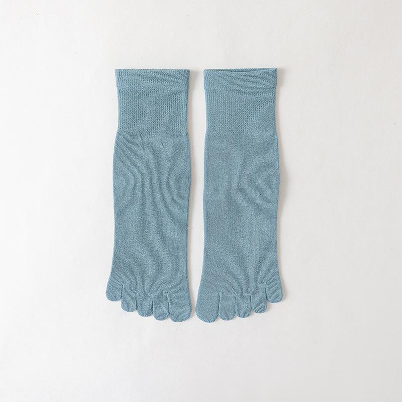 Unisex All-Season Cotton Split-Toe Five-Finger Socks - Breathable, Solid Color, Mid-Tube for Sports and Leisure.