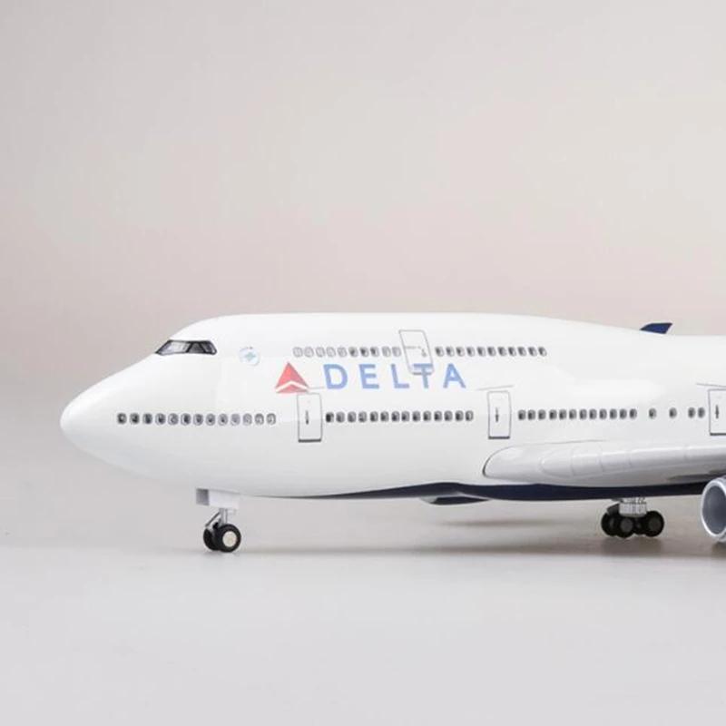 Aircraft Model 1:150 Scale 47cm 747 Model Airplane Delta Boeing B747 Die-cast Resin With LED Lights for Collector Living Room