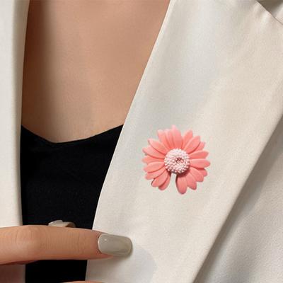 Brosche Pin Chrysantheme Lücke Japan Stil Unisex Cartoon Floral Paar Brosche Kleidung Decor