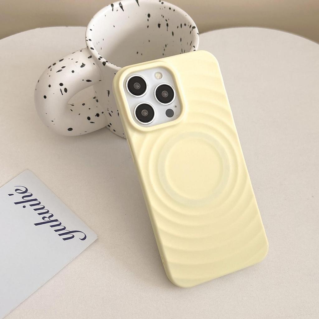 Wave Pattern Silicone iPhone 17 Case: Skin-like, Magnetic Charging, Drop-proof Protection