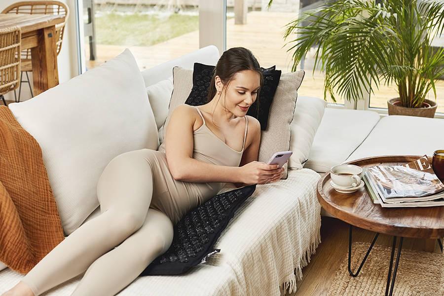 4FIZJO ECO Acupressure Mat with Buckwheat Hulls and a Pillow, Black