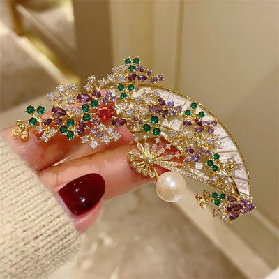 Vintage Elegant High-end Women Girls Fan Crystal Pearl Brooch Badges Fashion High-end Lady Clothing Coat Pin Jewelry Gift