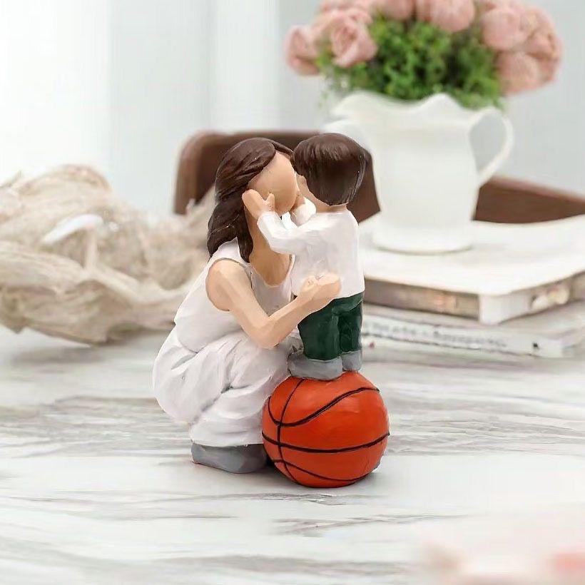 Nordic Style Creative Resin Family Figurines – Couple and Child Home Decor Ornament, Happy Family Sculpture Gift