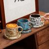 Grobes Töpferton Ofenwechsel Tasse und Untertasse Set Unregelmäßige Wabi-Sabi Keramiktasse für Kaffee Tee Hausbar Rustikale Wohnkultur Geschenk