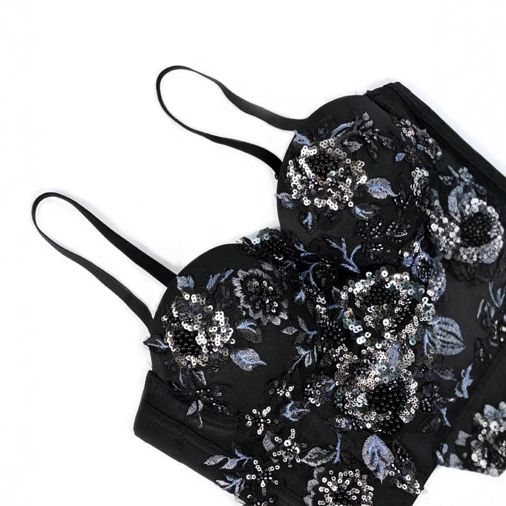 Korsetts, modische und elegante Damenbekleidung