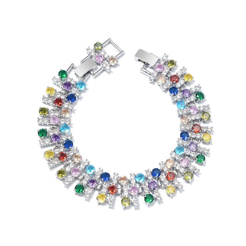 

Новый европейский и американский роскошный цветочный браслет из циркония высокого класса, изысканный и элегантный, не выцветающий для женщин