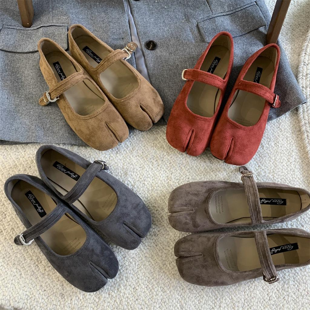 Fashion 2025 Japanese Style Tabi Ninja Shoes Women Retro Suede Flats Split Hoof Toe Boat Shoes Femme Mary Jeans Mocasines Ballerina Shoe