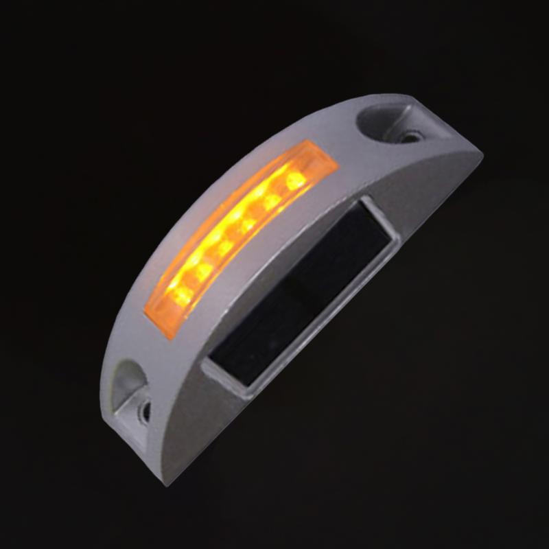 

Ip68 Waterproof Road Stud 600Mah Aluminum Led Solar Powered Contant On Courtyard Path Guidance Signal Light
