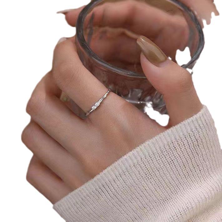 925 Stříbrný Kroucený Dvojitý Diamantový Nastavitelný Prsten pro Ženy - Elegantní & Minimalistický Styl