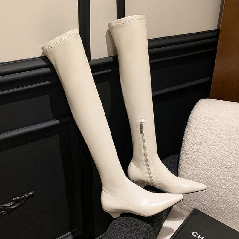 

New women s leather boots low-heeled European and American large-size boots rubber soles pointed autumn and winter thin boots women s over-the 39