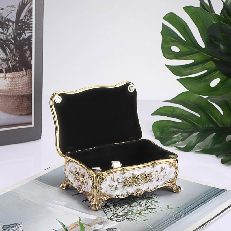 Elegant Floral Engraved Metal Jewelry Organiser with Zinc Alloy Construction and Plush Interior Compartments