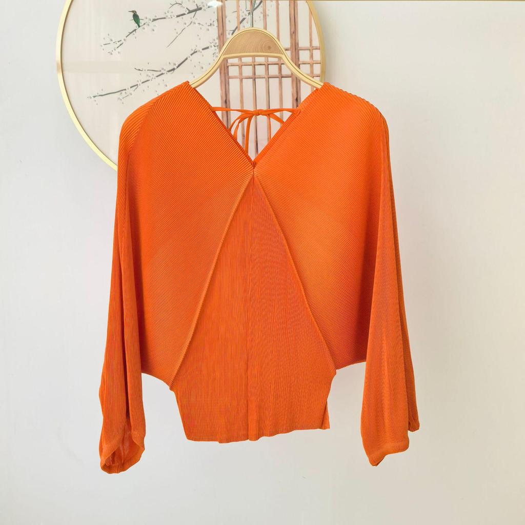 2026 Spring Miyake High-End Pleated Light Luxury Batwing Sleeve Slimming Top