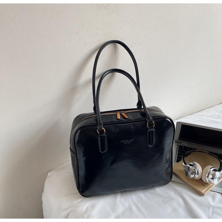 2025 new Korean niche retro briefcase fashionable large-capacity commuter shoulder bag briefcase women