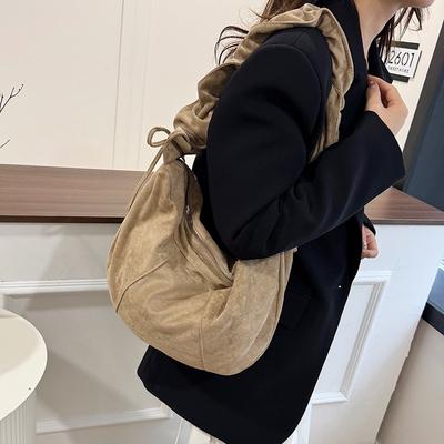 Crossbody Bag Women's New Pleated Cloud Bag Retro Velvet Dumpling Bag Casual Large Capacity Shoulder Bag Tide