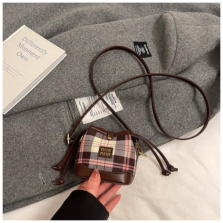 

Stylish Mini Pu Backpack For Kids Featuring Breathable Material And Chic Colors Pink