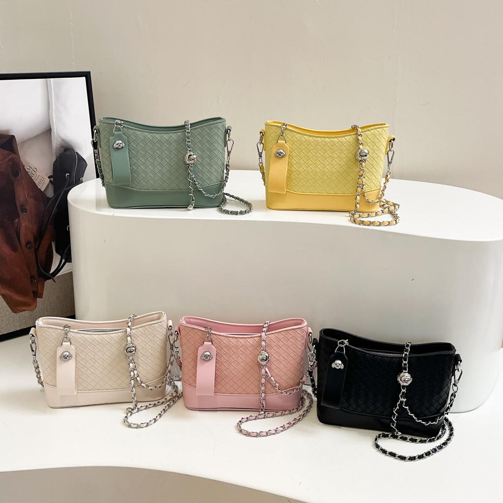 2025 Summer New Weaving Crossbody Bag Fashionable And Casual Small Bucket Bag Women'S Shoulder Bag