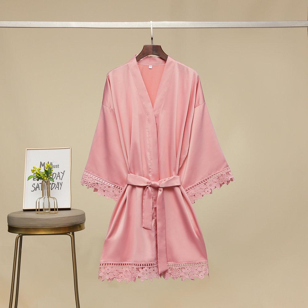 15 Koronkowych Szlafroków: Poranne, Ślubne i Druhen Satynowe Koszule Nocne z Matowym Wykończeniem