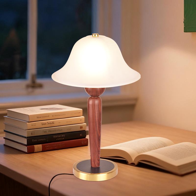 American Retro Table Lamp - Chinese Style High-End Bedside Night Light for Bedroom, Study, or Hotel Decor