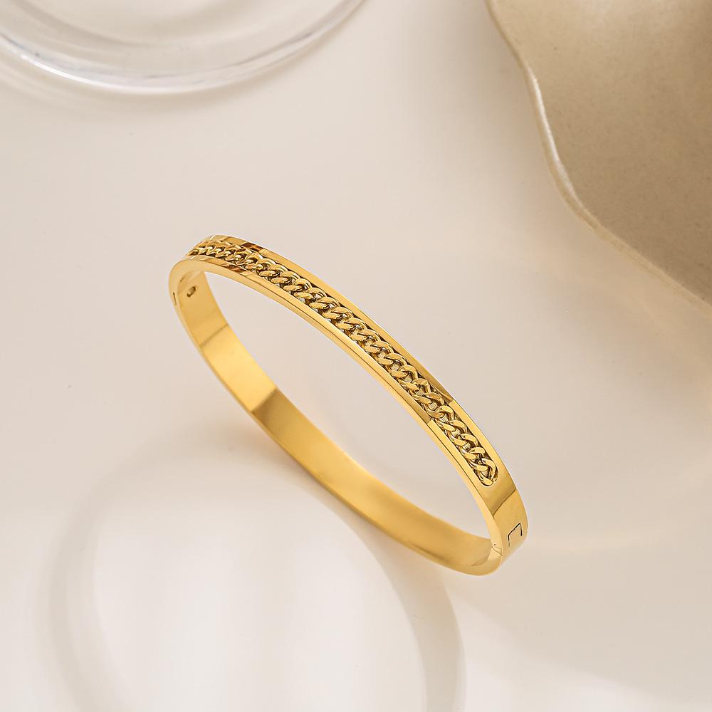 High-End Women's Stainless Steel Bracelet - Non-Fading, Titanium Steel, Elegant Buckle Jewelry