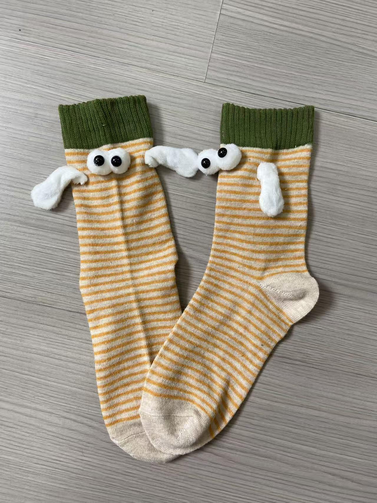 Women s Summer Striped Dopamine Color Magnetic Buckle Hand-Holding Mid-Calf Socks for Couples or Best Friends Contrasting Cuff Hand-Holding зелёный