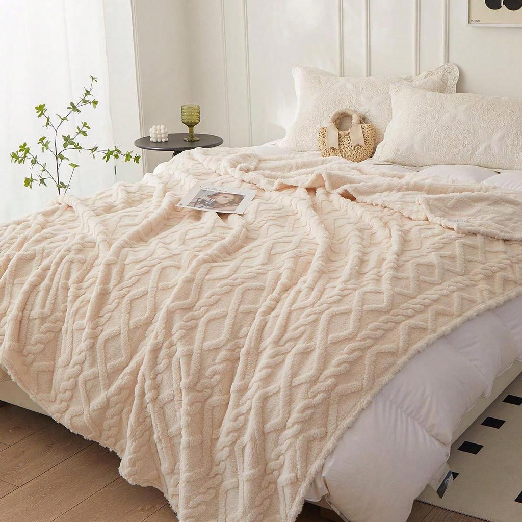 Fashion Jacquard Velvet Blanket Solid Color Soft Comfortable Bed Sheet Blanket Multifunctional  Fluffy Blanket